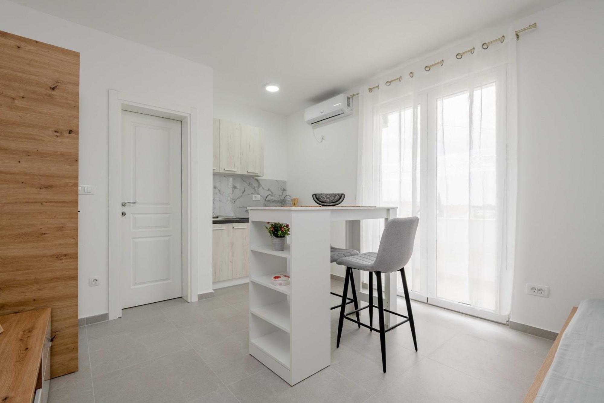 Apartments Milivojevic 바르 객실 사진